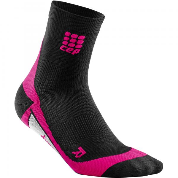 422016_CEP_DYNAMIC___SHORT_SOCKS_COMPRESSION_BLACK_PINK_WOMEN